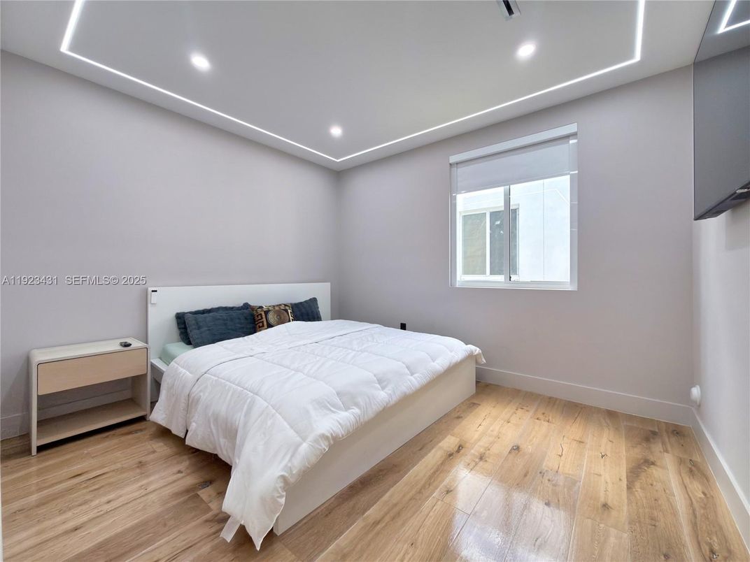 Bedroom, Interior, Recessed Lighting, Wood Texture Flooring