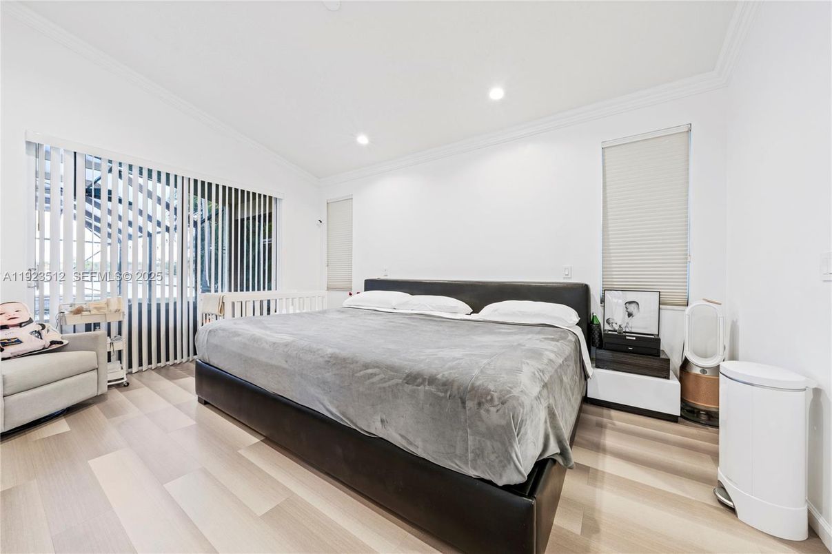 Bedroom, Interior, Recessed Lighting, Wood Texture Flooring