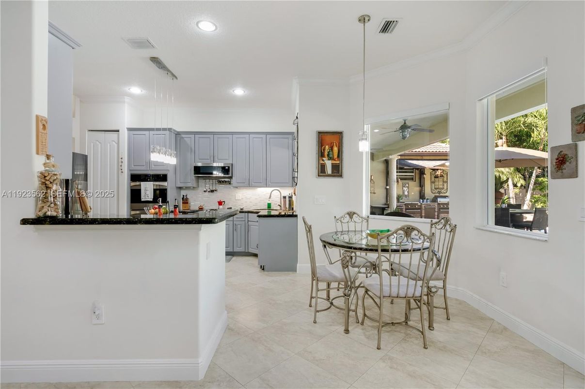 Dining room, Interior, Kitchen, Pendant Lights, Recessed Lighting