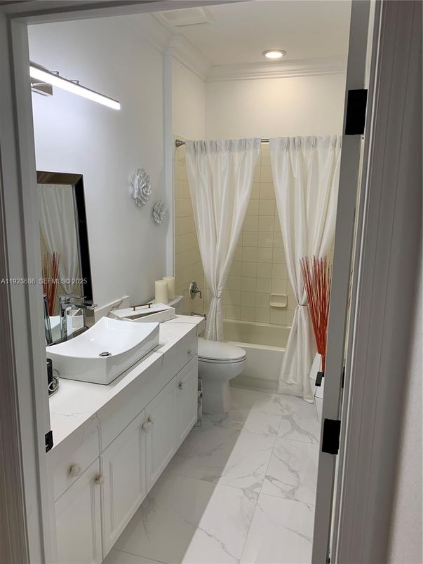 Bathroom, Dual Sink Vanities, Interior, Marble, Recessed Lighting