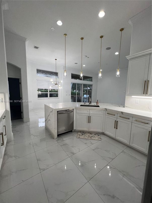 Interior, Kitchen, Marble, Pendant Lights, Recessed Lighting