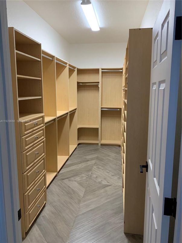Interior, Walk-in Closets, Wood Texture Flooring