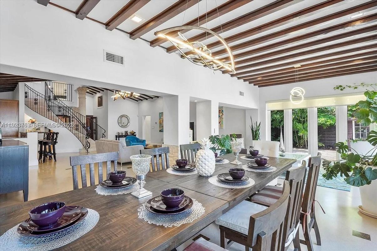 Dining room, Interior, Pendant Lights, Recessed Lighting, Wooden Beams