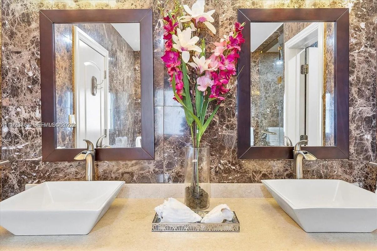 Bathroom, Free Standing Baths, Interior