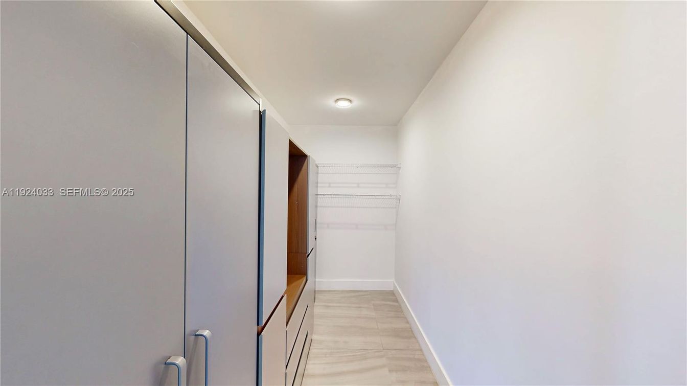 Interior, Walk-in Closets