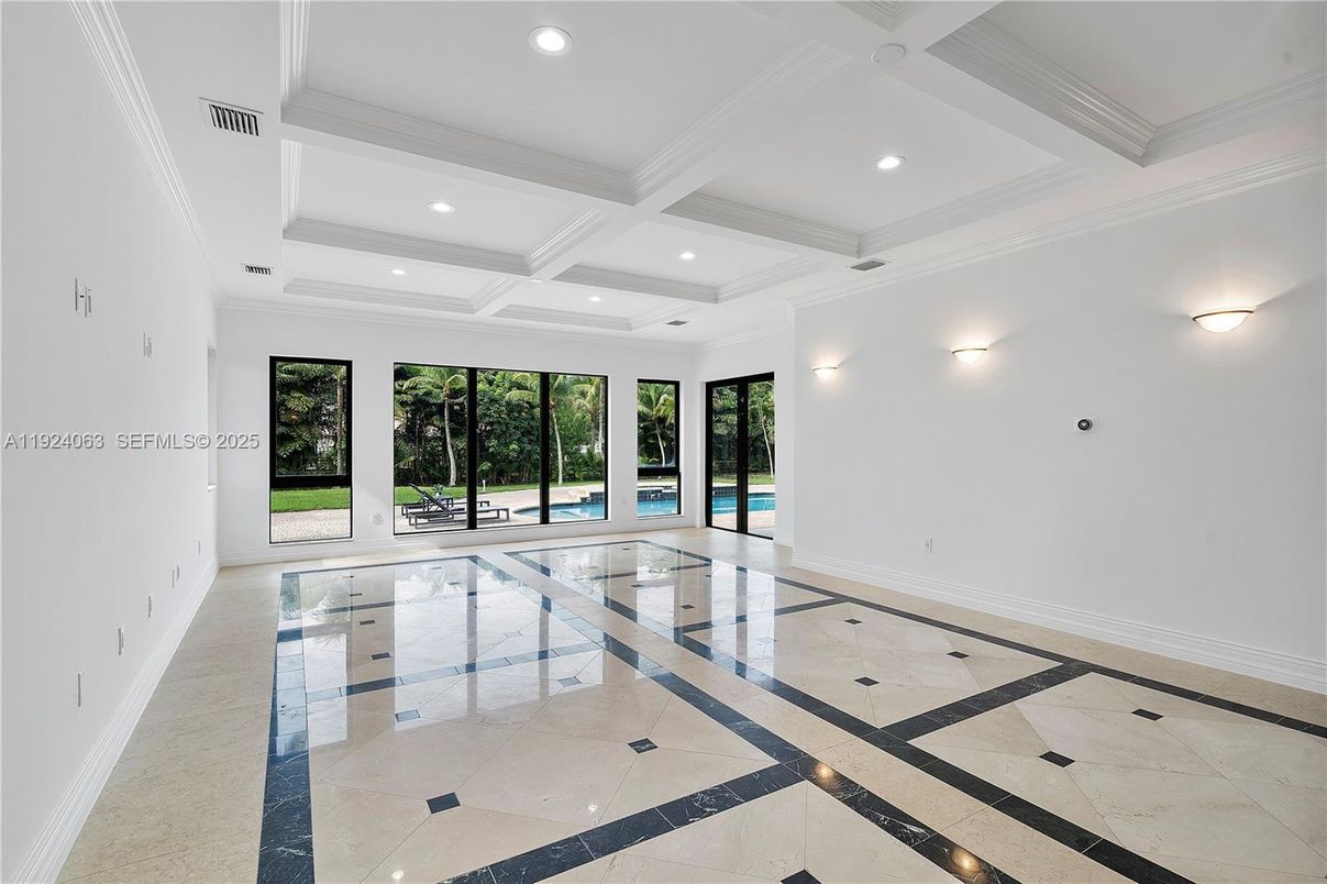 Empty room, Interior, Recessed Lighting