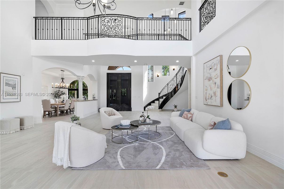 Chandelier, Dining room, Interior, Living room, Recessed Lighting, Wood Texture Flooring