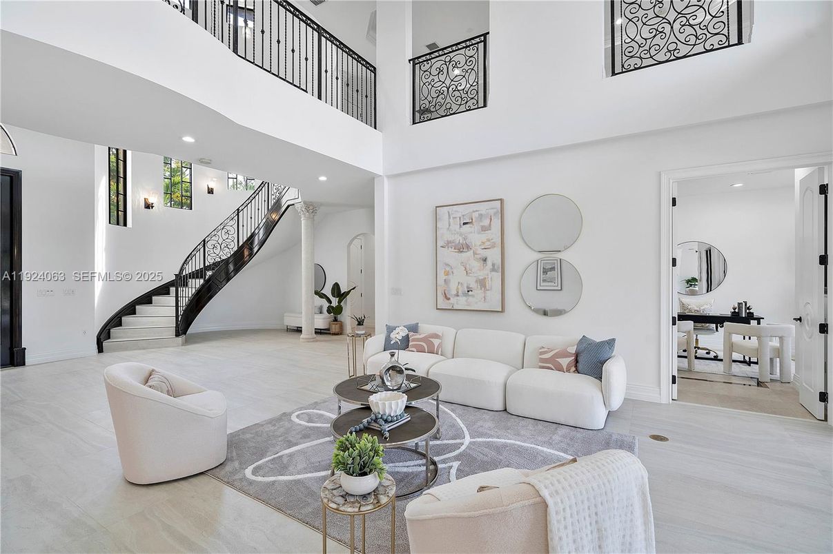 Dining room, Interior, Living room, Recessed Lighting, Wood Texture Flooring