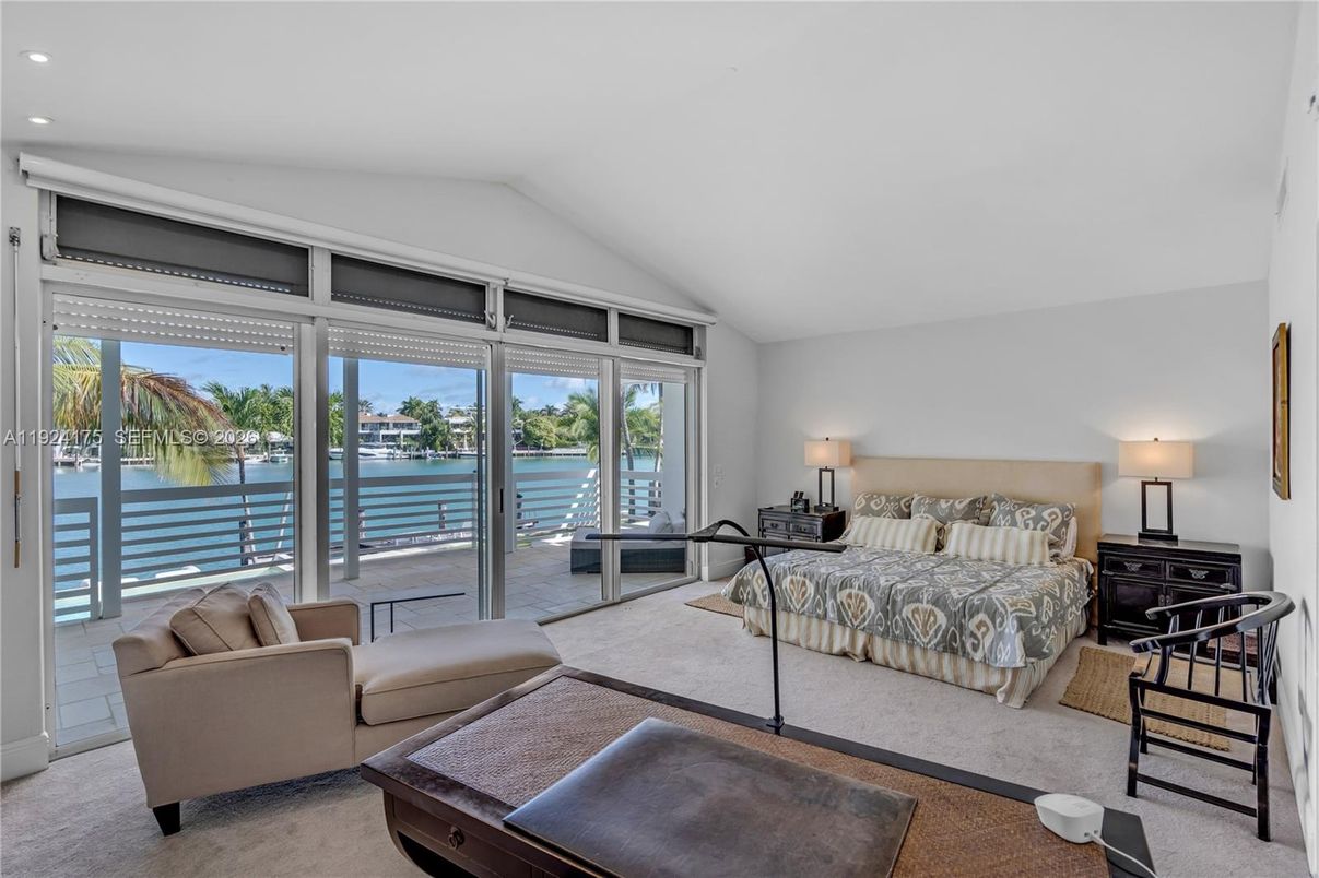 Bedroom, Interior, Living room, Recessed Lighting, Water