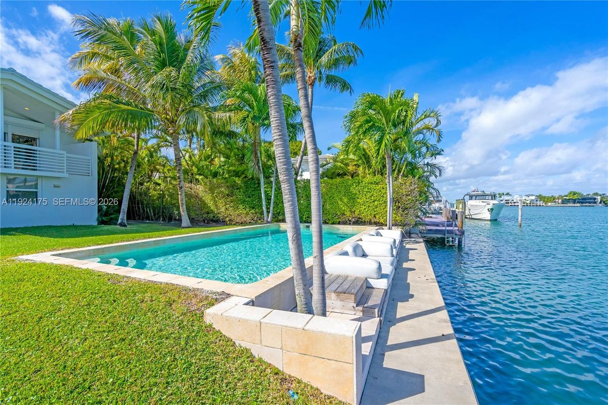 Exterior, Pool, Water