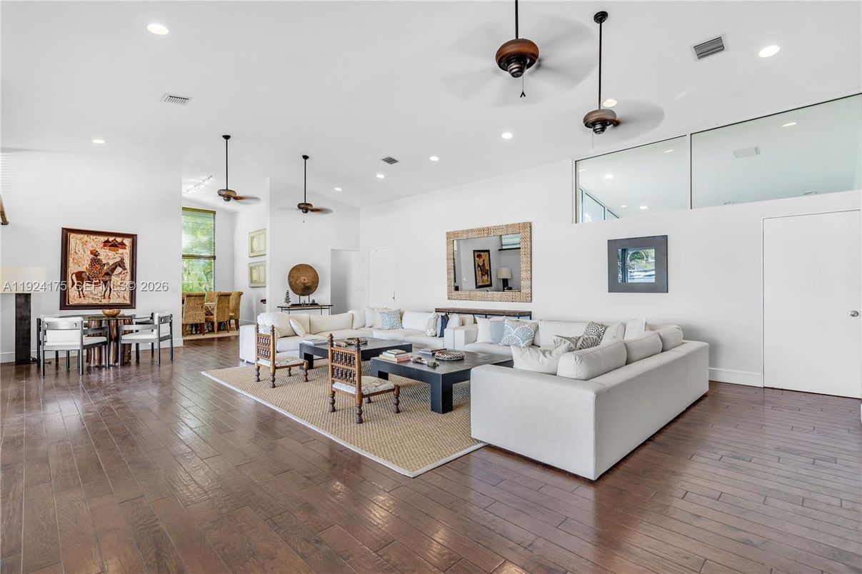 Dining room, Interior, Living room, Pendant Lights, Recessed Lighting, Wood Texture Flooring