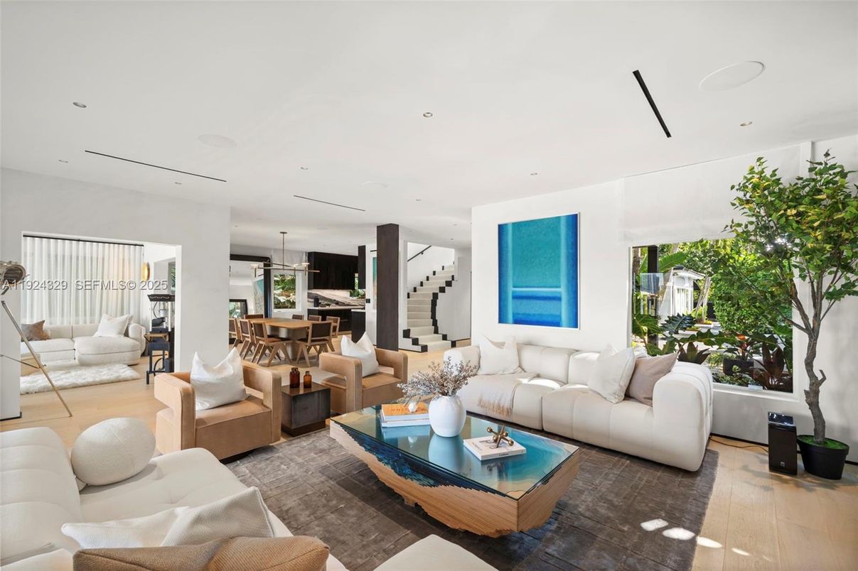 Dining room, Interior, Kitchen, Living room, Pendant Lights, Recessed Lighting, Wood Texture Flooring