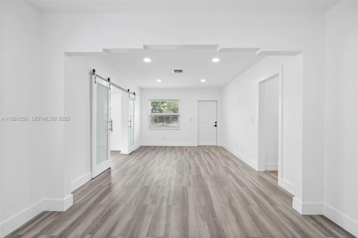 Empty room, Interior, Recessed Lighting, Wood Texture Flooring