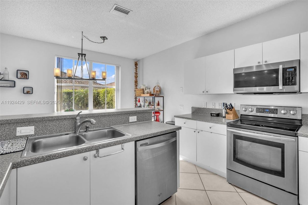 Chandelier, Interior, Kitchen, Pendant Lights, Stainless Steel Appliances