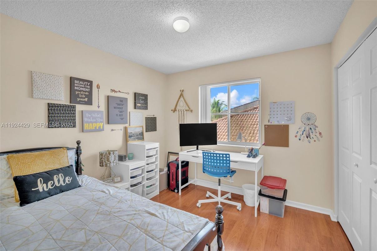 Bedroom, Home Office, Interior, Wood Texture Flooring