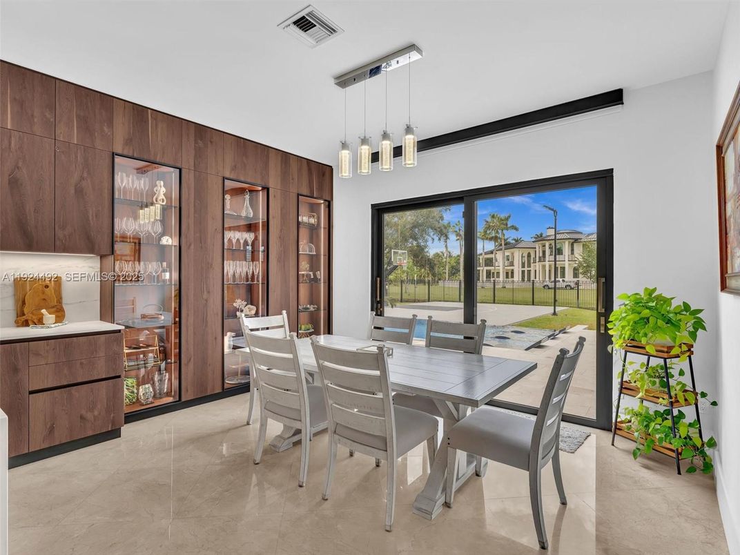 Dining room, Interior, Pendant Lights