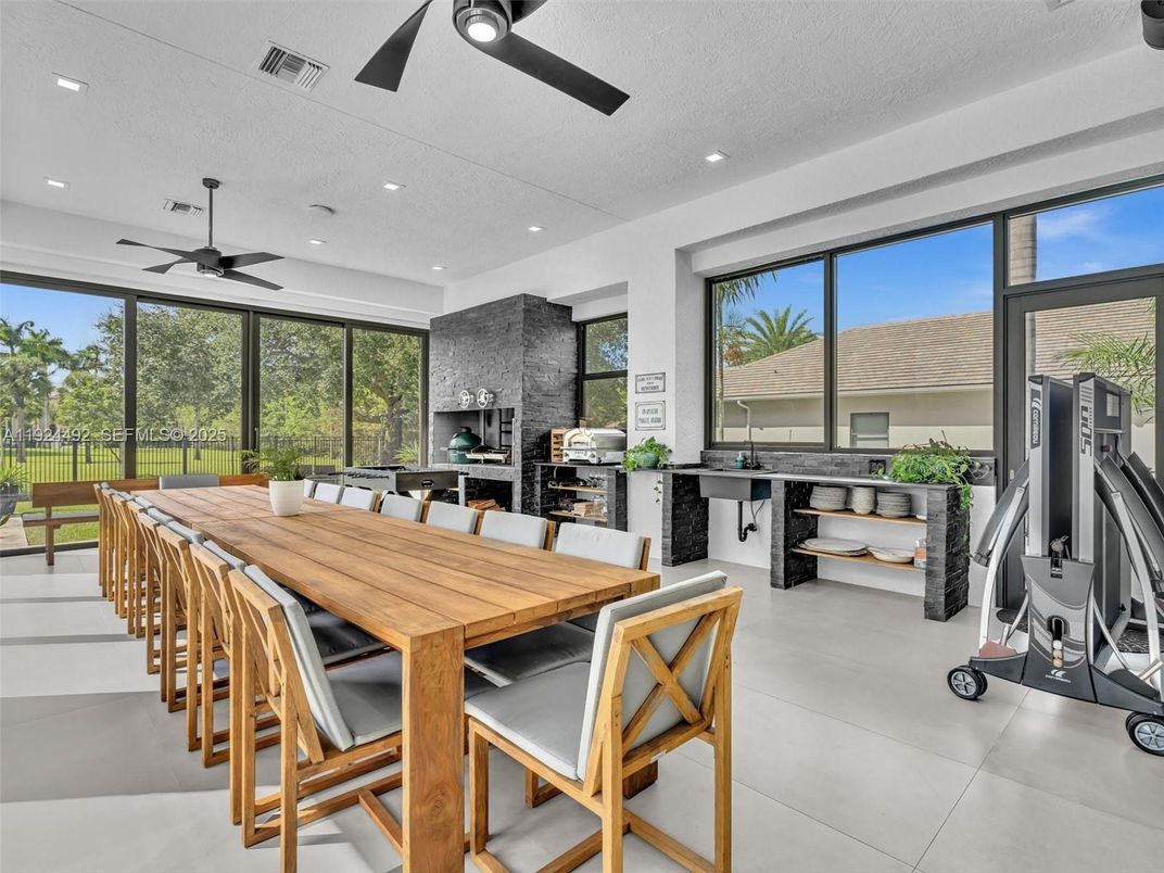 Dining room, Interior, Kitchen, Recessed Lighting
