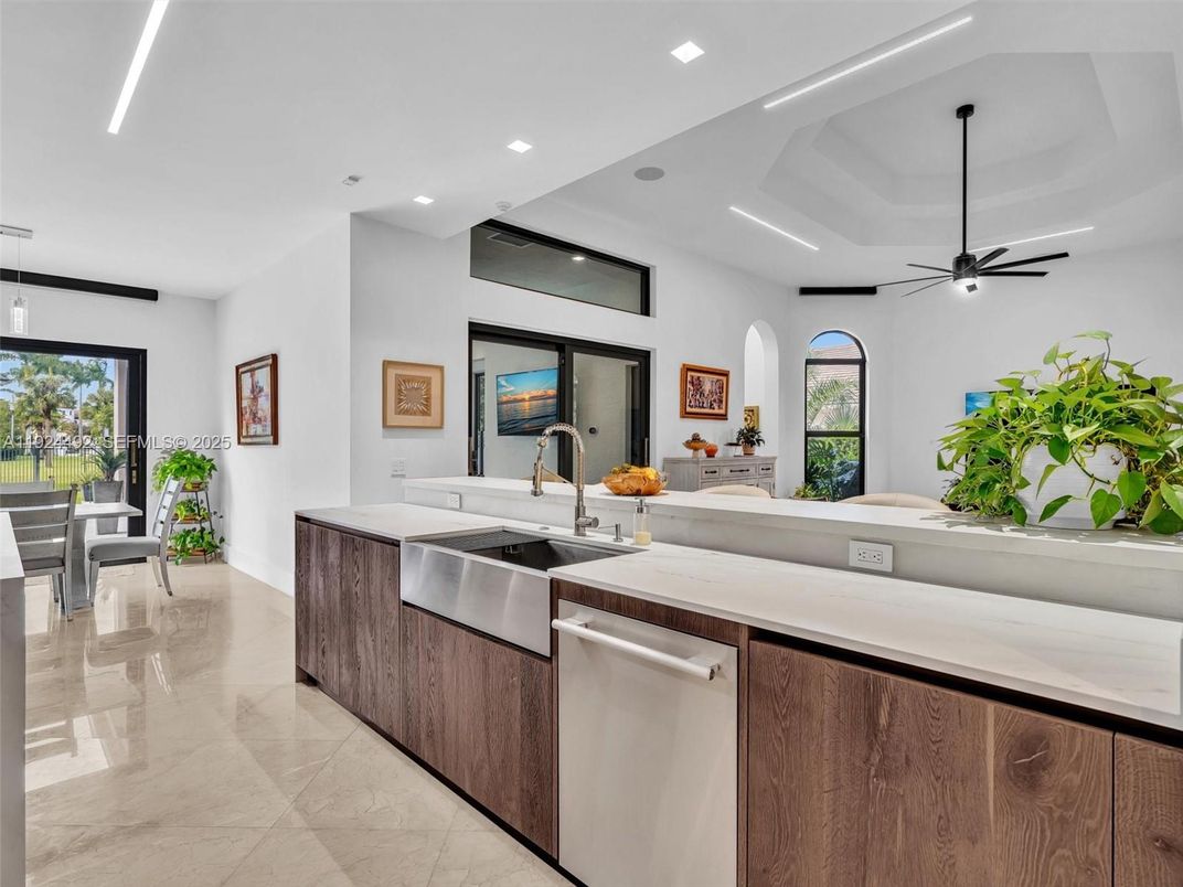 Dining room, Interior, Kitchen, Pendant Lights, Recessed Lighting, Stainless Steel Appliances