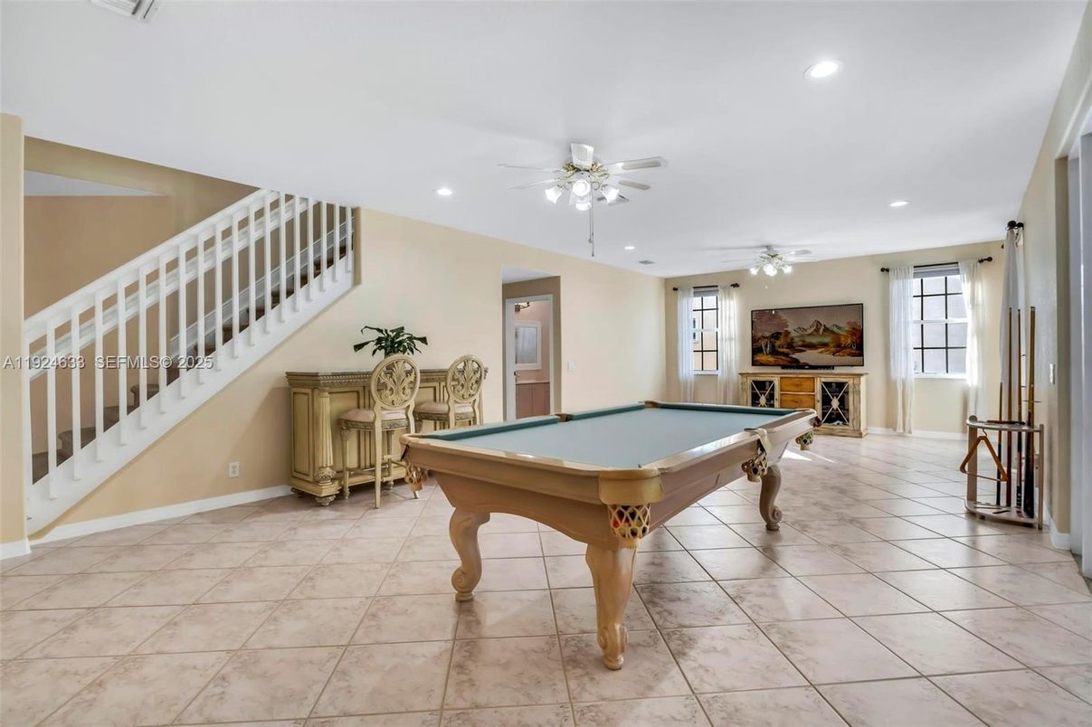Billiard Table, Game Room, Interior, Recessed Lighting