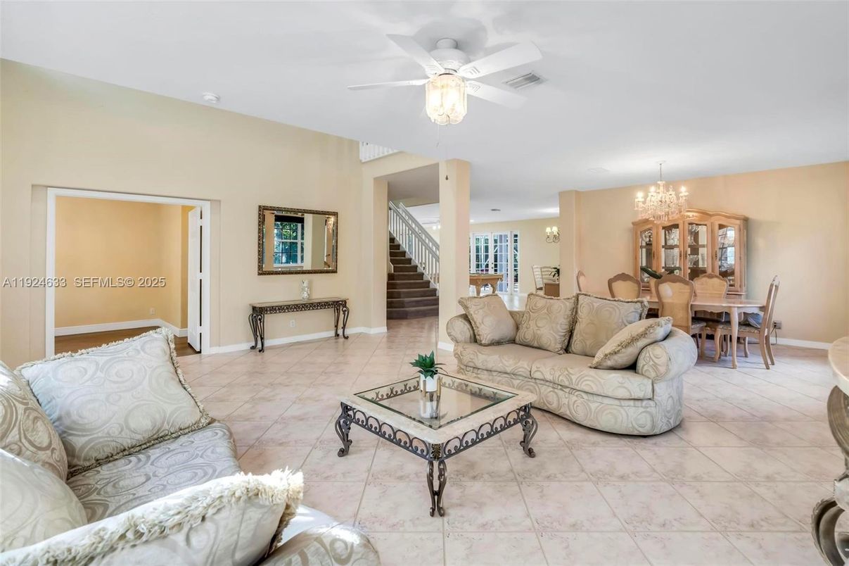 Chandelier, Dining room, Interior, Living room, Recessed Lighting