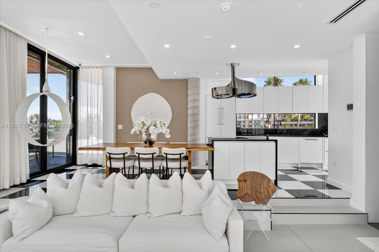 Dining room, Interior, Kitchen, Living room, Recessed Lighting