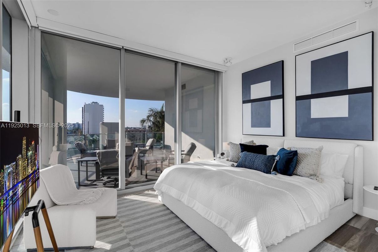 Bedroom, Interior, Water, Wood Texture Flooring