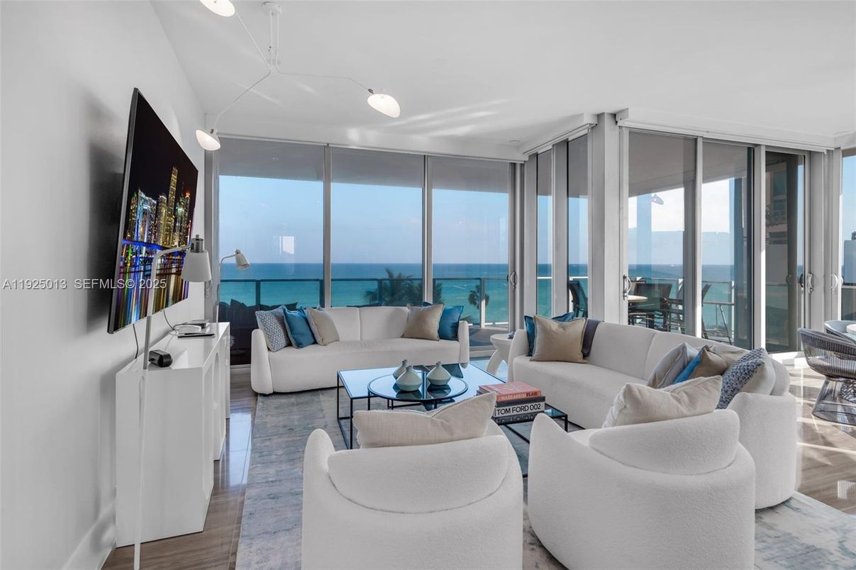 Interior, Living room, Water