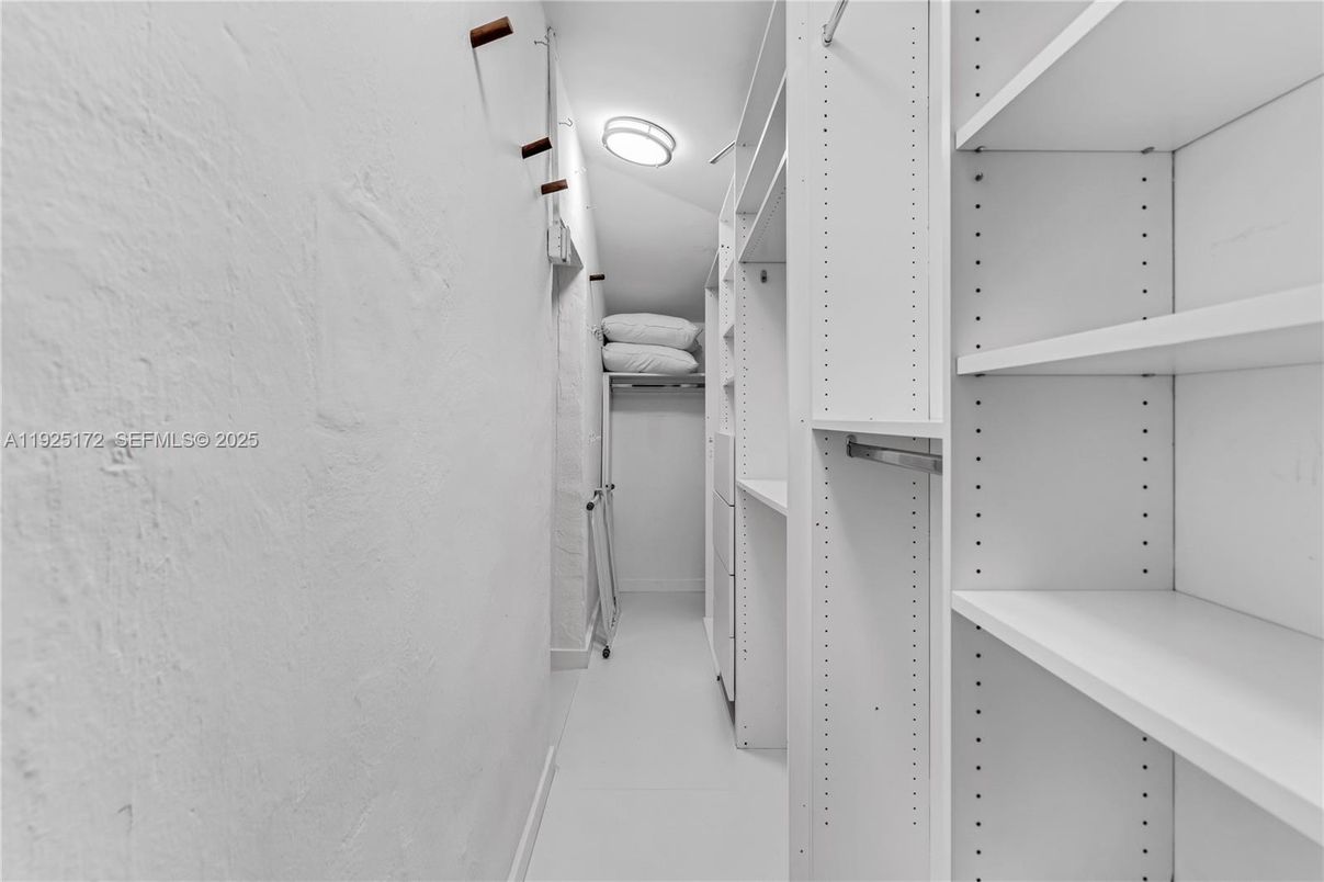 Interior, Walk-in Closets