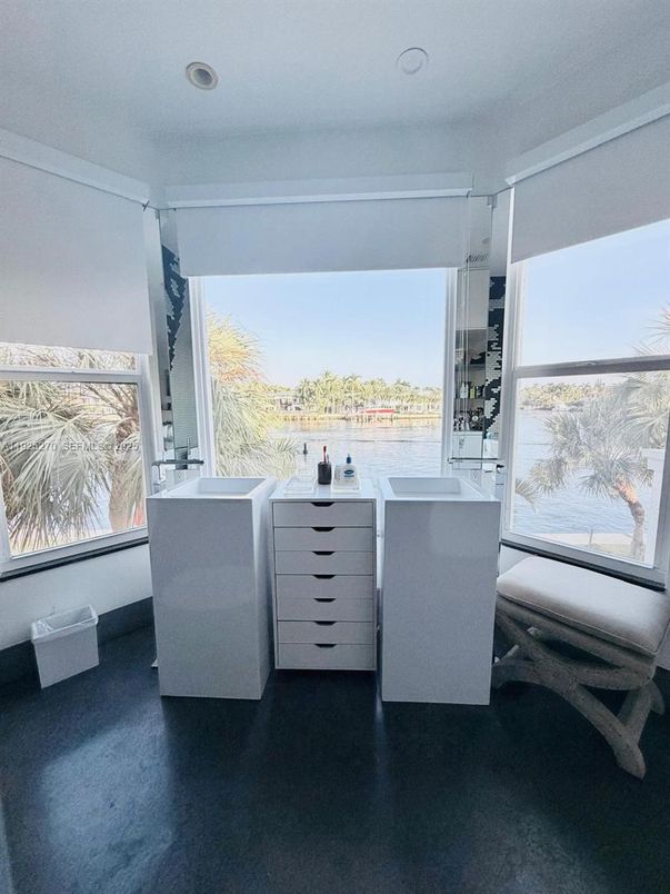 Bathroom, Free Standing Baths, Interior, Recessed Lighting, Water