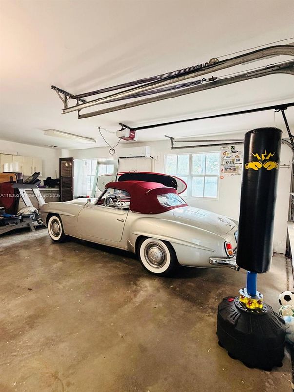 Garage, Interior