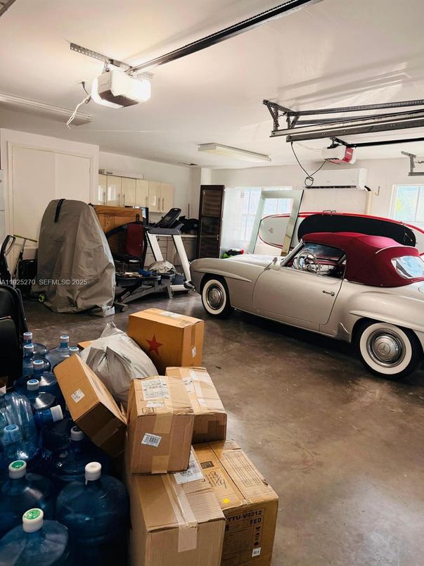 Garage, Interior