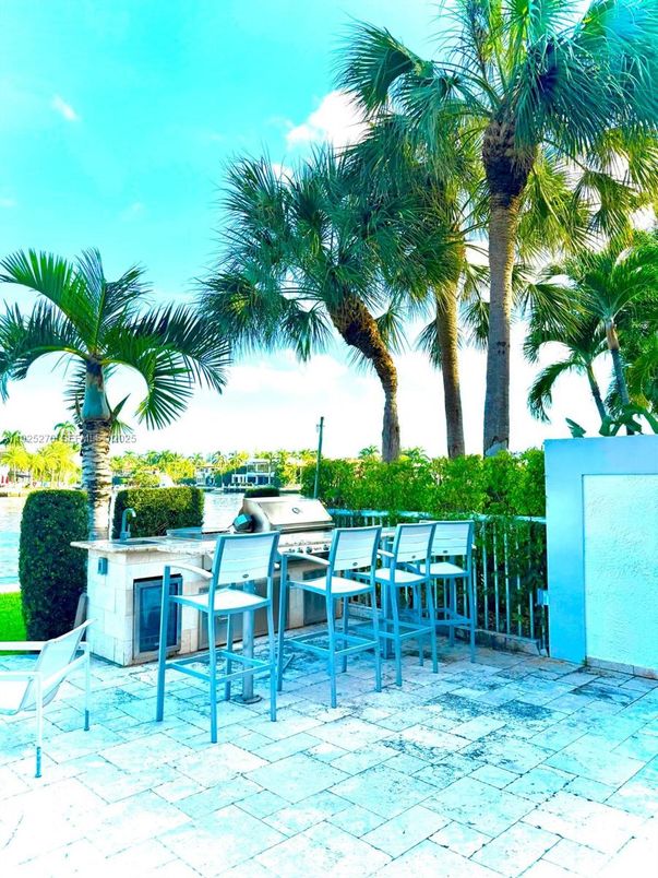 Exterior, Pool, Water