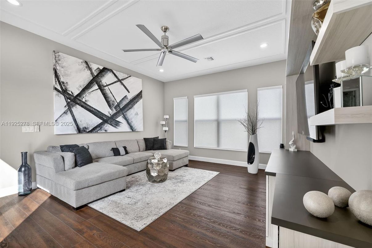 Interior, Living room, Recessed Lighting, Wood Texture Flooring