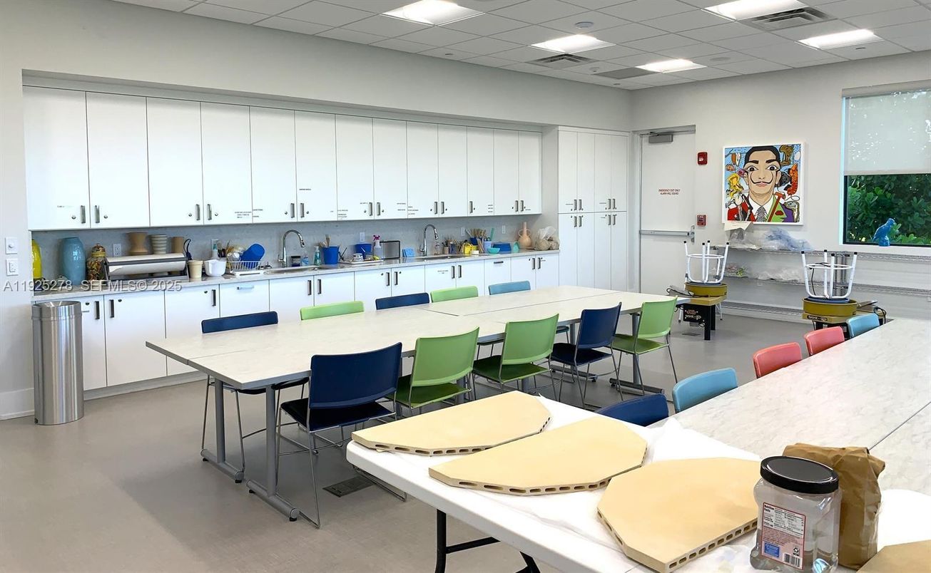 Dining room, Interior, Kitchen, Recessed Lighting