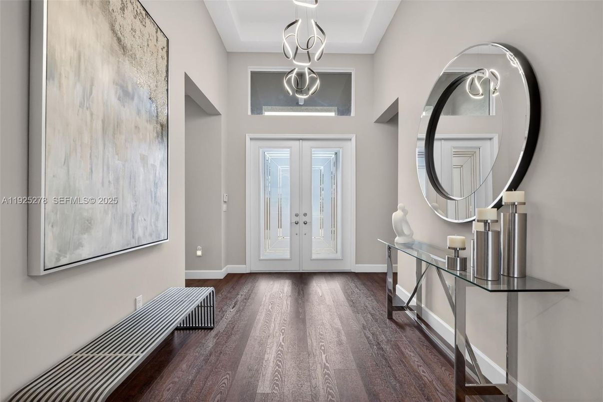 Interior, Pendant Lights, Wood Texture Flooring