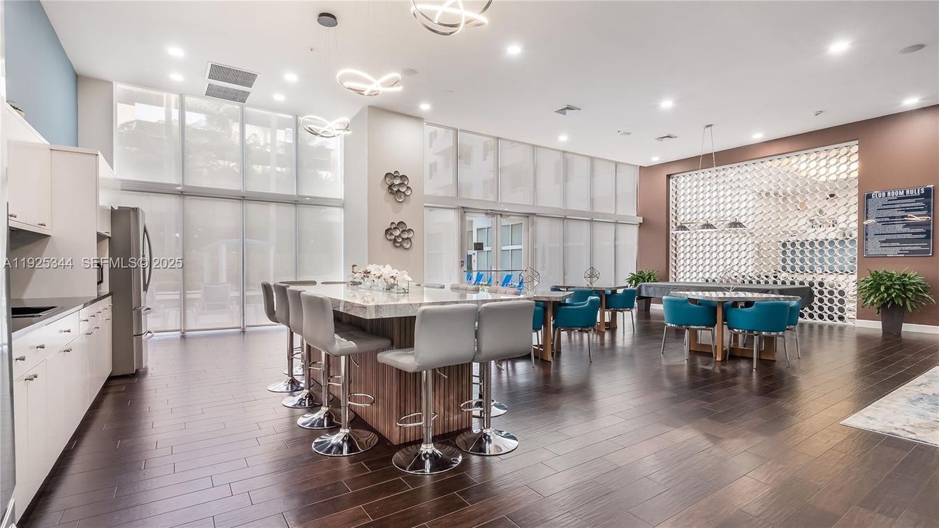 Dining room, Interior, Kitchen, Pendant Lights, Recessed Lighting, Wood Texture Flooring