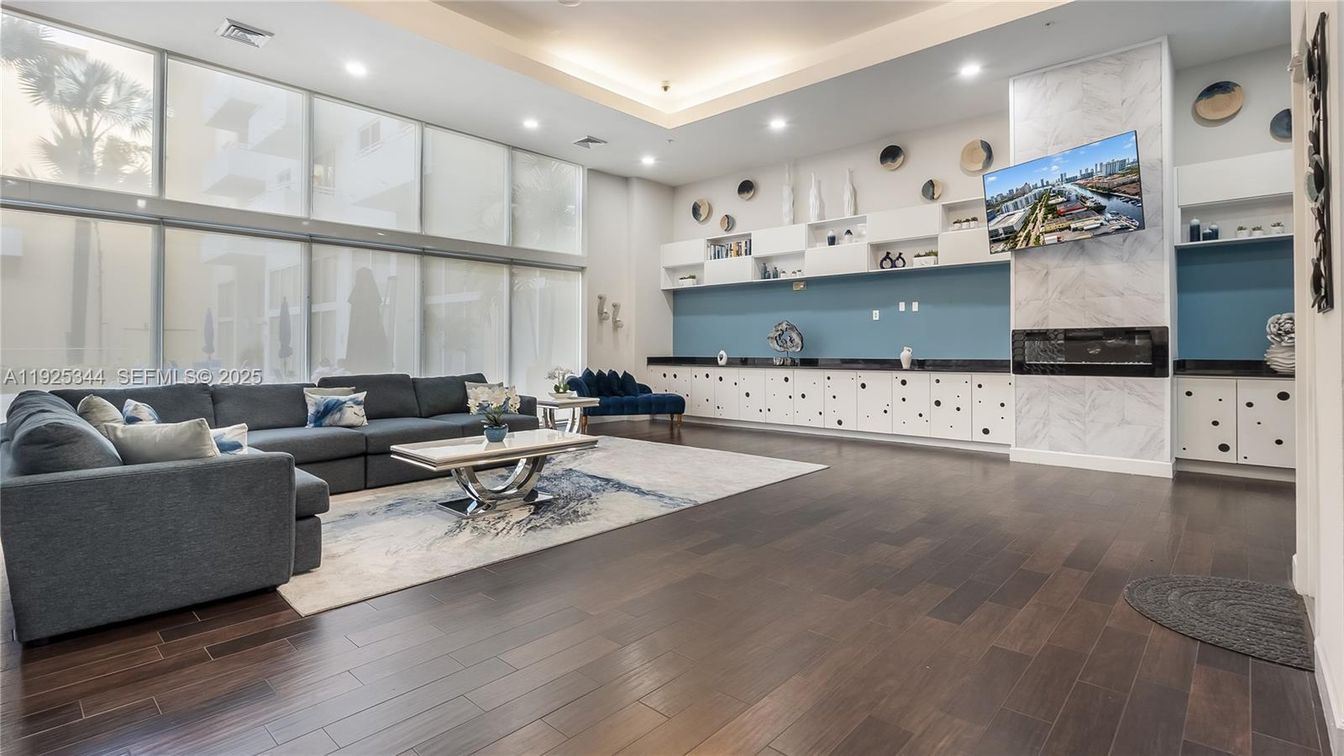 Interior, Living room, Marble Walls, Recessed Lighting, Wood Texture Flooring