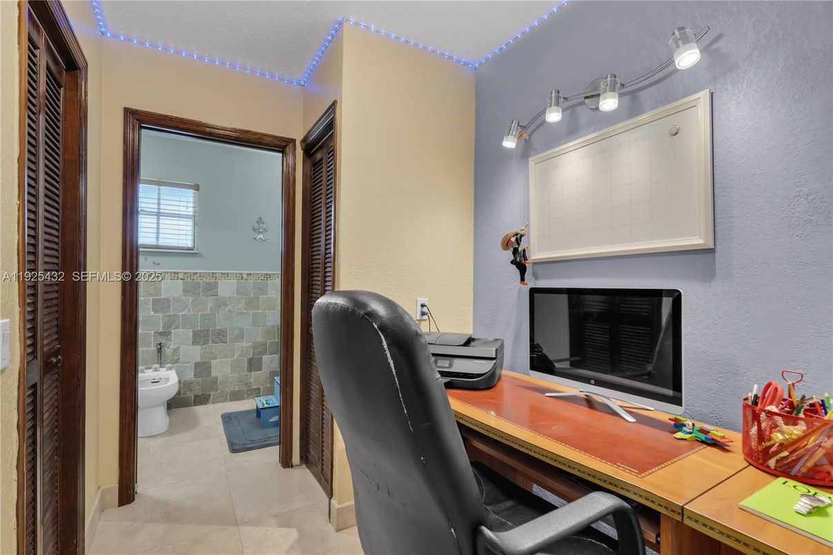 Bathroom, Home Office, Interior