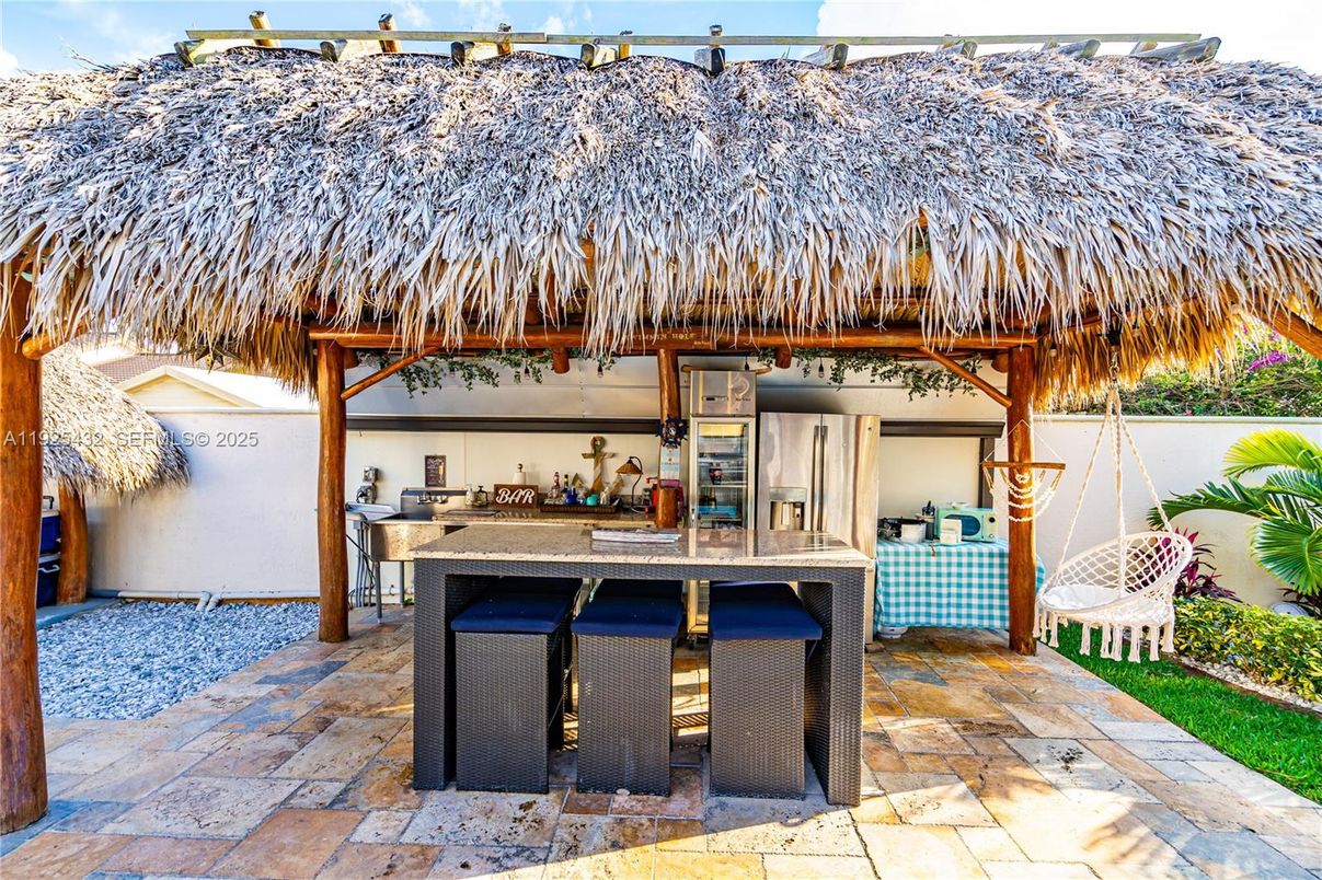 Exterior, Outdoor Kitchen