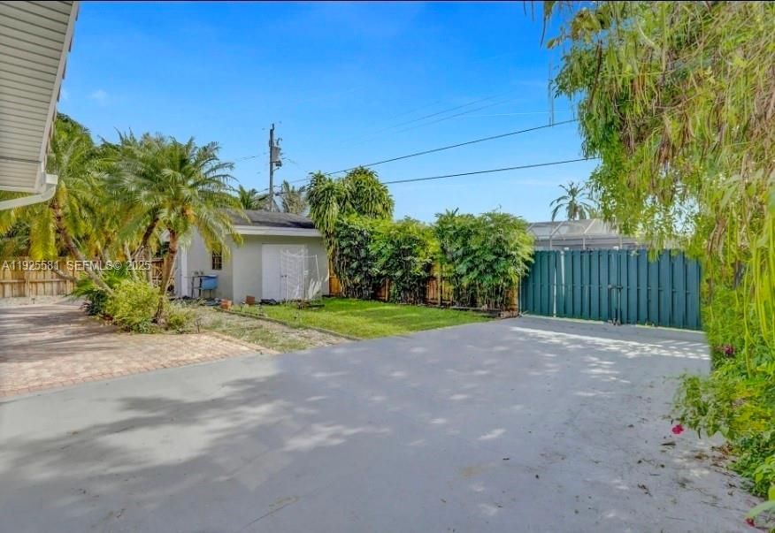 Backyard, Detached Garage, Exterior