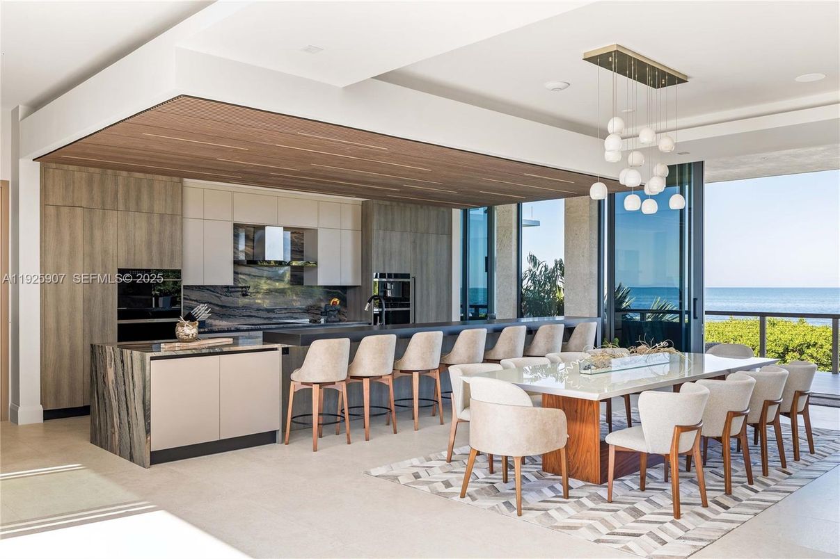 Dining room, Interior, Kitchen, Pendant Lights, Recessed Lighting, Water