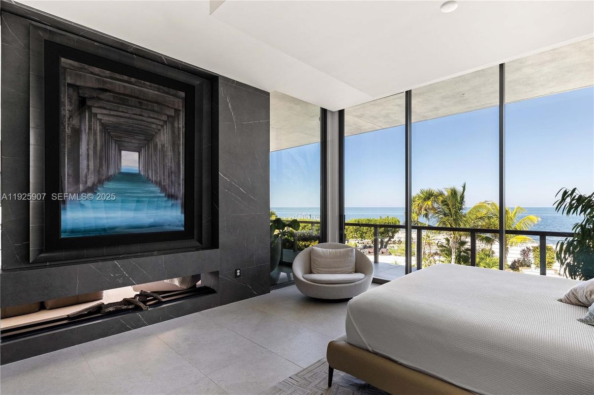 Bedroom, Interior, Recessed Lighting, Water