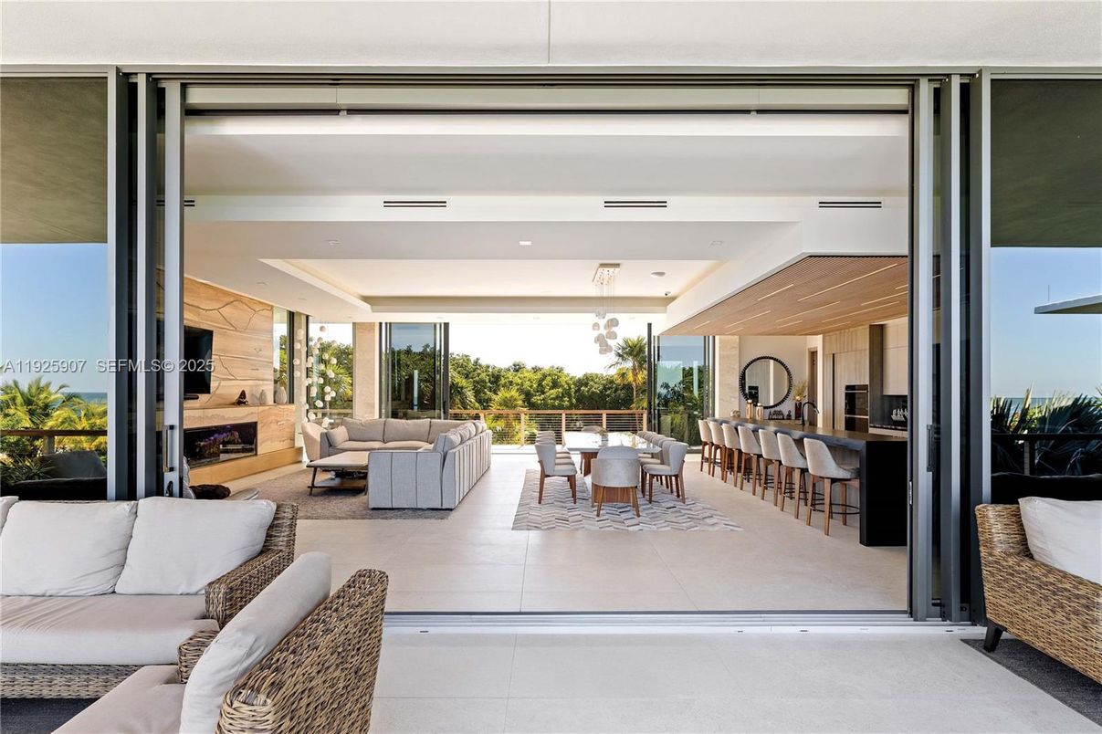 Dining room, Interior, Kitchen, Living room, Recessed Lighting