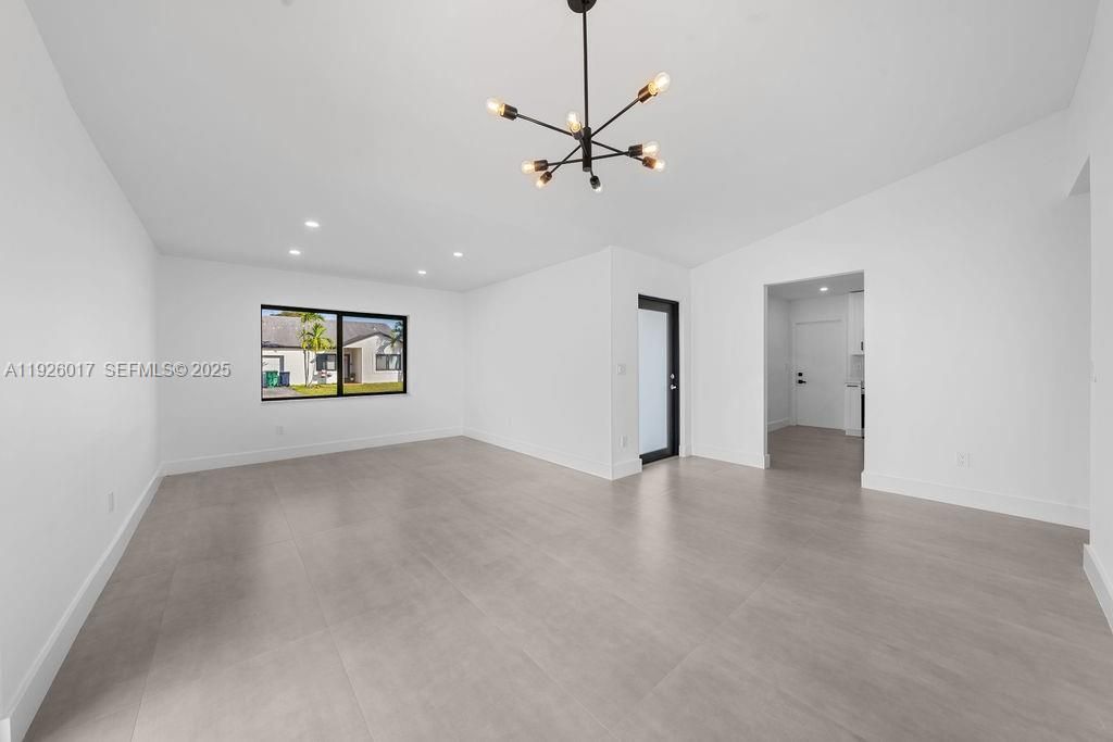 Empty room, Interior, Pendant Lights, Recessed Lighting