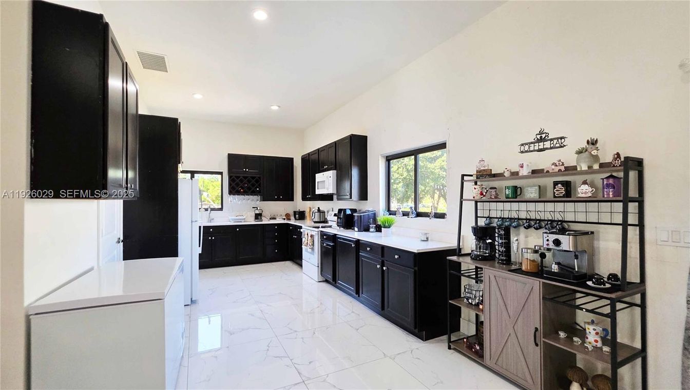 Interior, Kitchen, Marble, Recessed Lighting