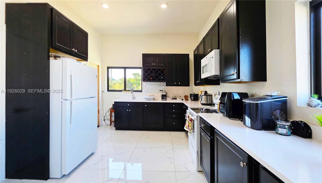 Interior, Kitchen, Marble, Recessed Lighting