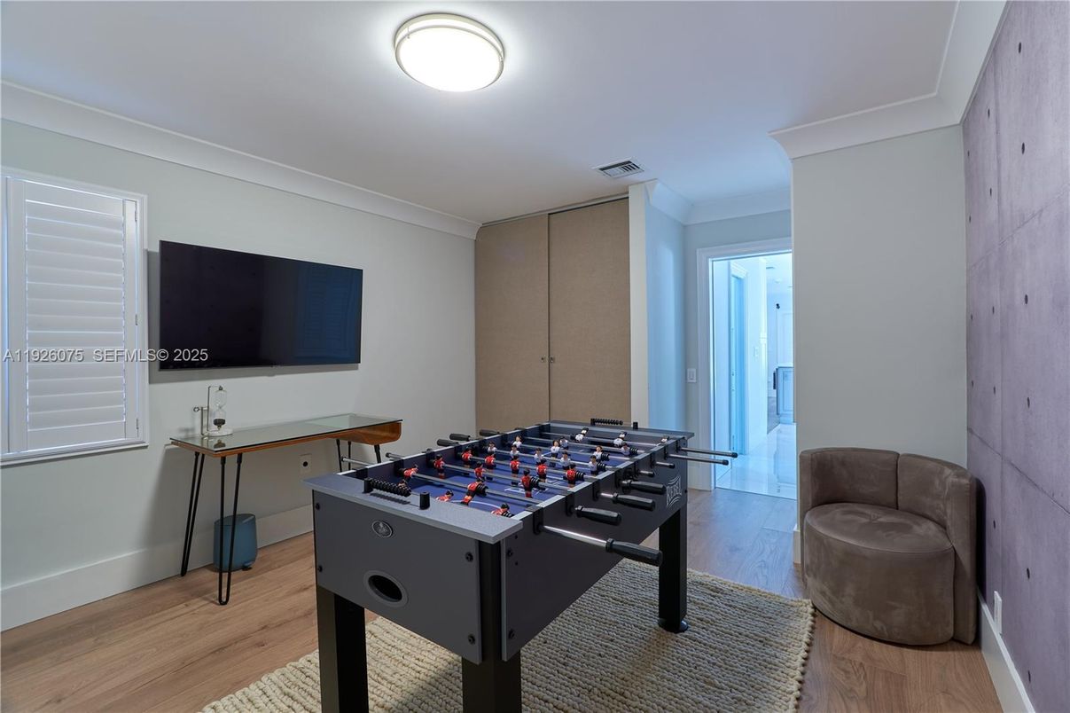 Game Room, Interior, Wood Texture Flooring