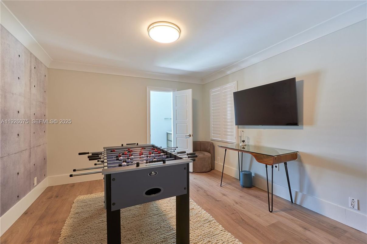 Game Room, Interior, Wood Texture Flooring