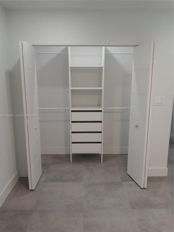 Interior, Walk-in Closets