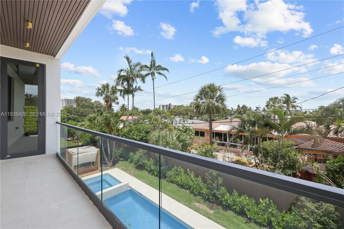 Exterior, Pool, Other